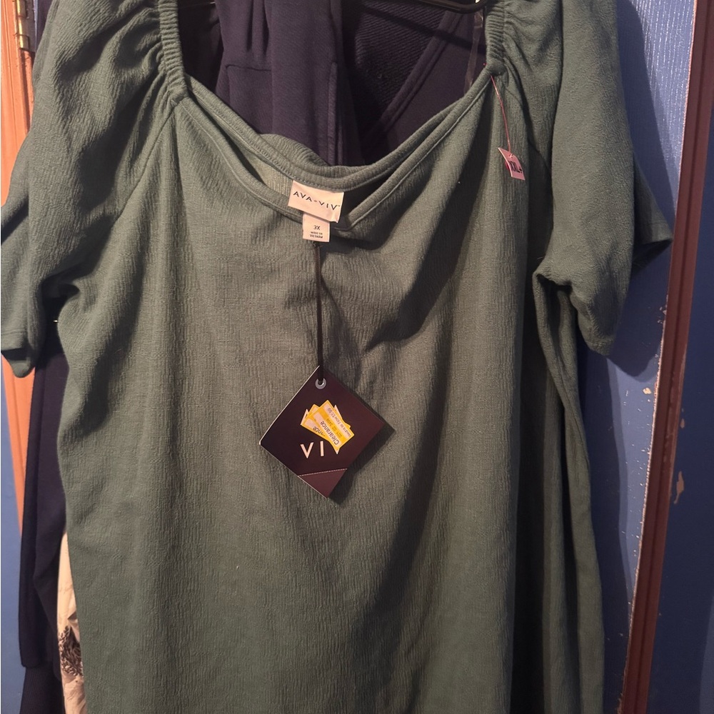 Ava & Viv Green Ruched Blouse